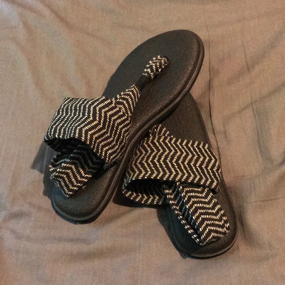 Sanuk yoga sling